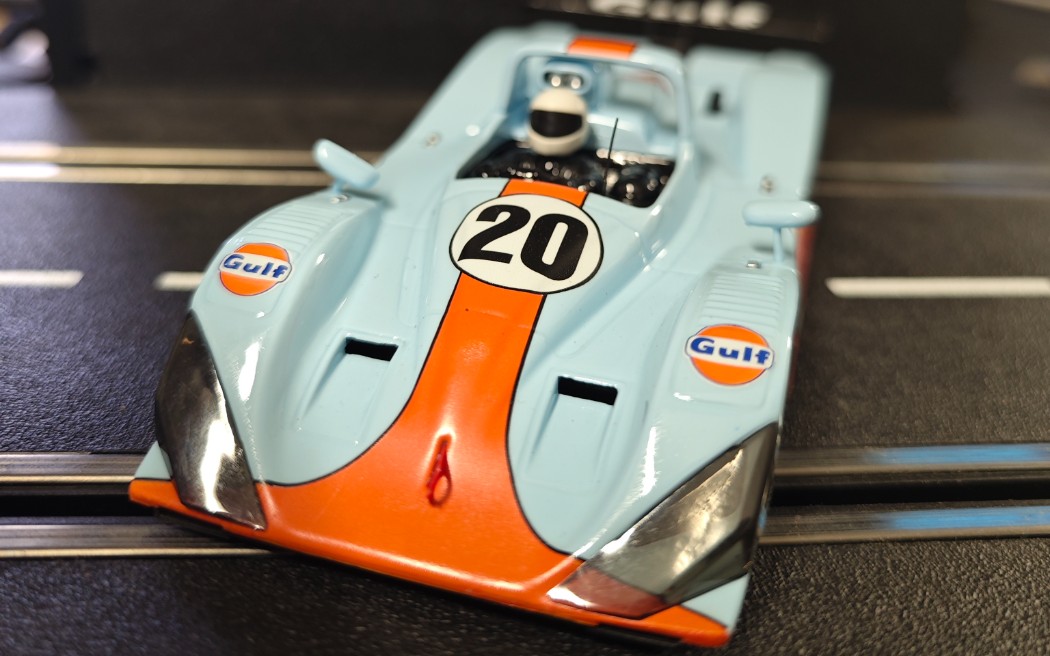 FLY LOLA B98/10